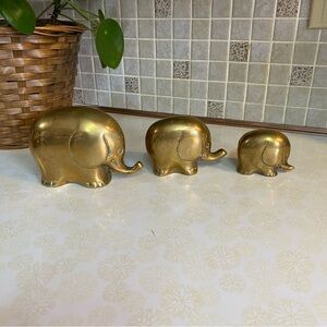 Vintage MCM Brass Elephant family kitschy decor